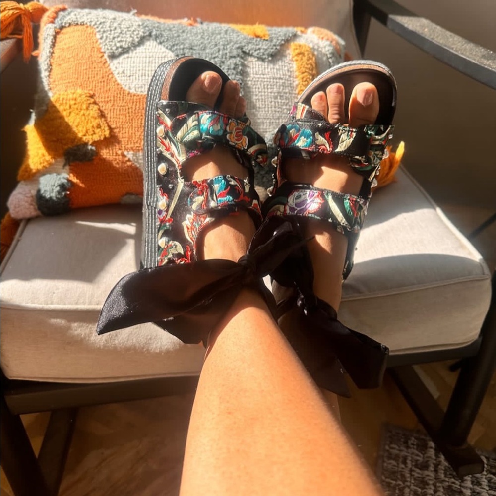 Elegant Floral Black Sandals